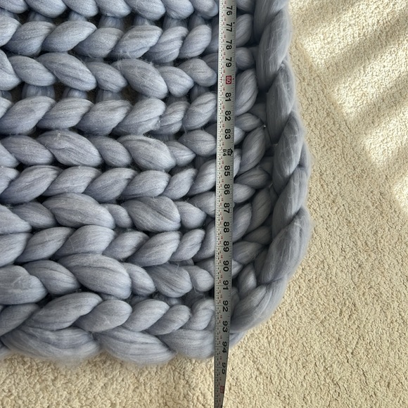Beautiful gray blue chunky knitted blanket handmade - Picture 3 of 9